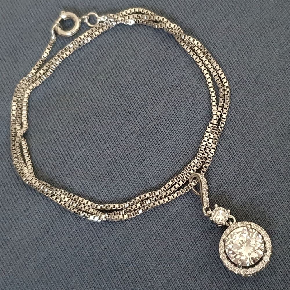 Classic Double Round Pendant Dangle Necklace - Picture 3 of 4